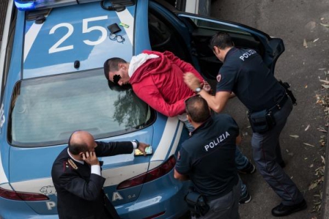 Bari ritorna agli anni 80: sempre più furti, scippi e rapine. Ecco perchè